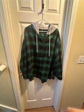 Plaid Women’s Button-Up Top in green and Black - 3XL